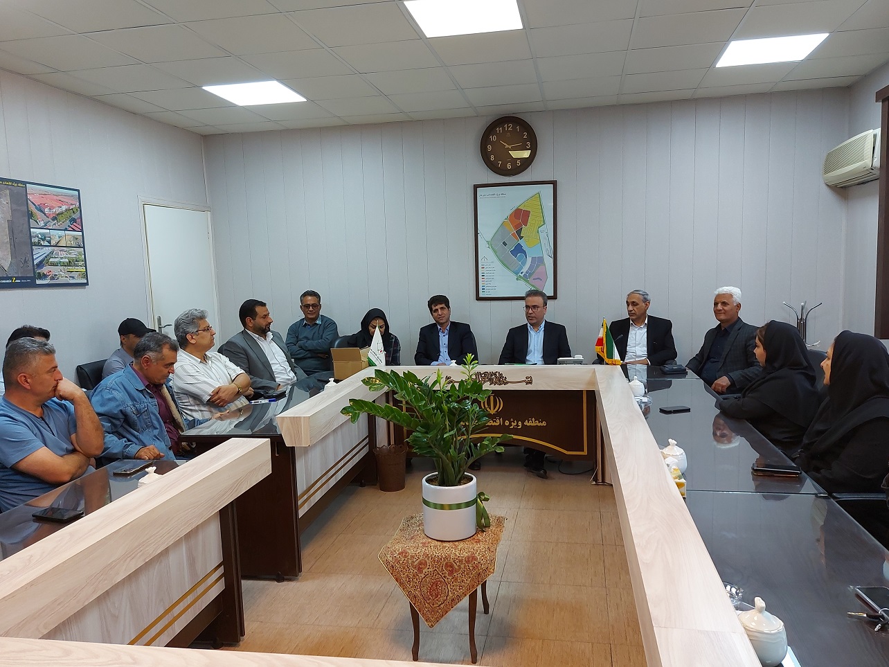 نشست نوروزی مدیرعامل منطقه با پرسنل