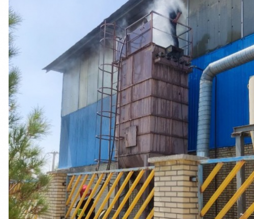 Control the fire in the factory of Arvin.