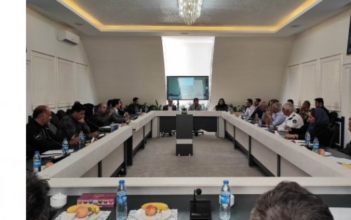 Hold a meeting of industry owners and regional managers.